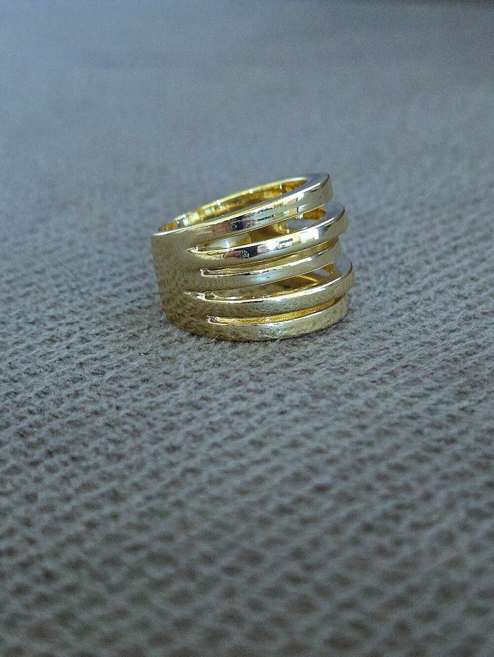 Gold💛 Multi Row Band Ring💍 - NWOT - Picture 5 of 16